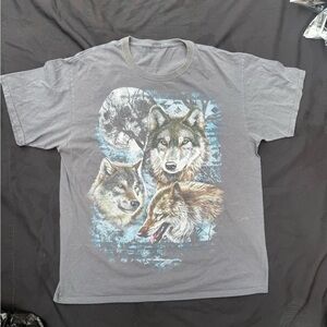 Vintage Gray Wolf Graphic Tee - Triple Wolf Design